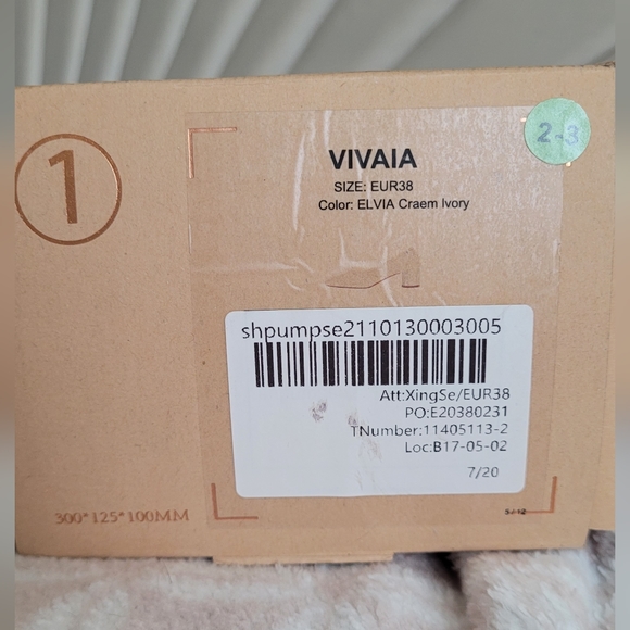 Vivaia Elvia Round Toe Chunky Heels - Picture 3 of 3